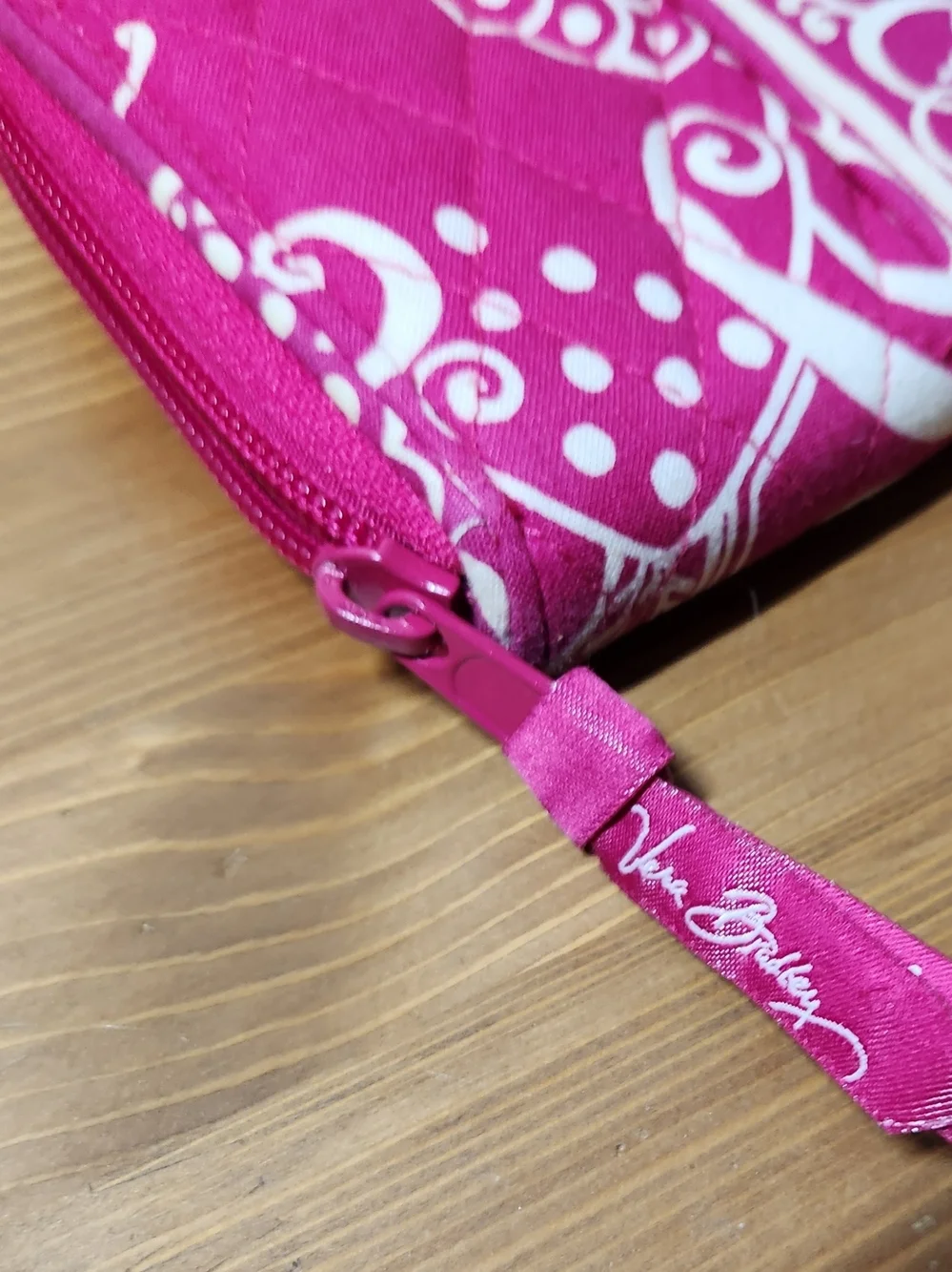 Vera Bradley Retired  Hot Pink & White Quilted Zip Around Wallet TWIRLY BIRD
